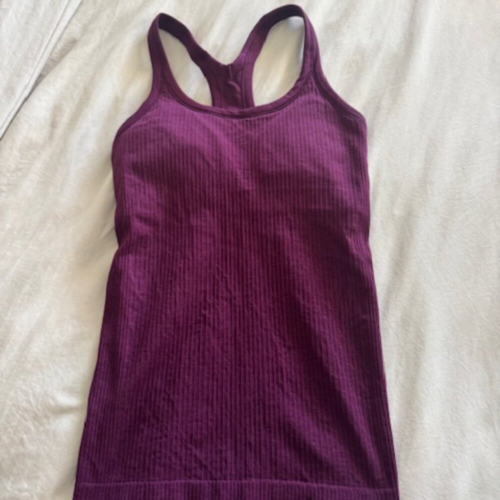 Lululemon Ebb to street tank